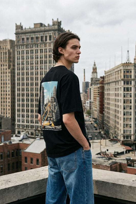 Black Graphic T-Shirt - Robot Duck Cityscape Print Maanver.com