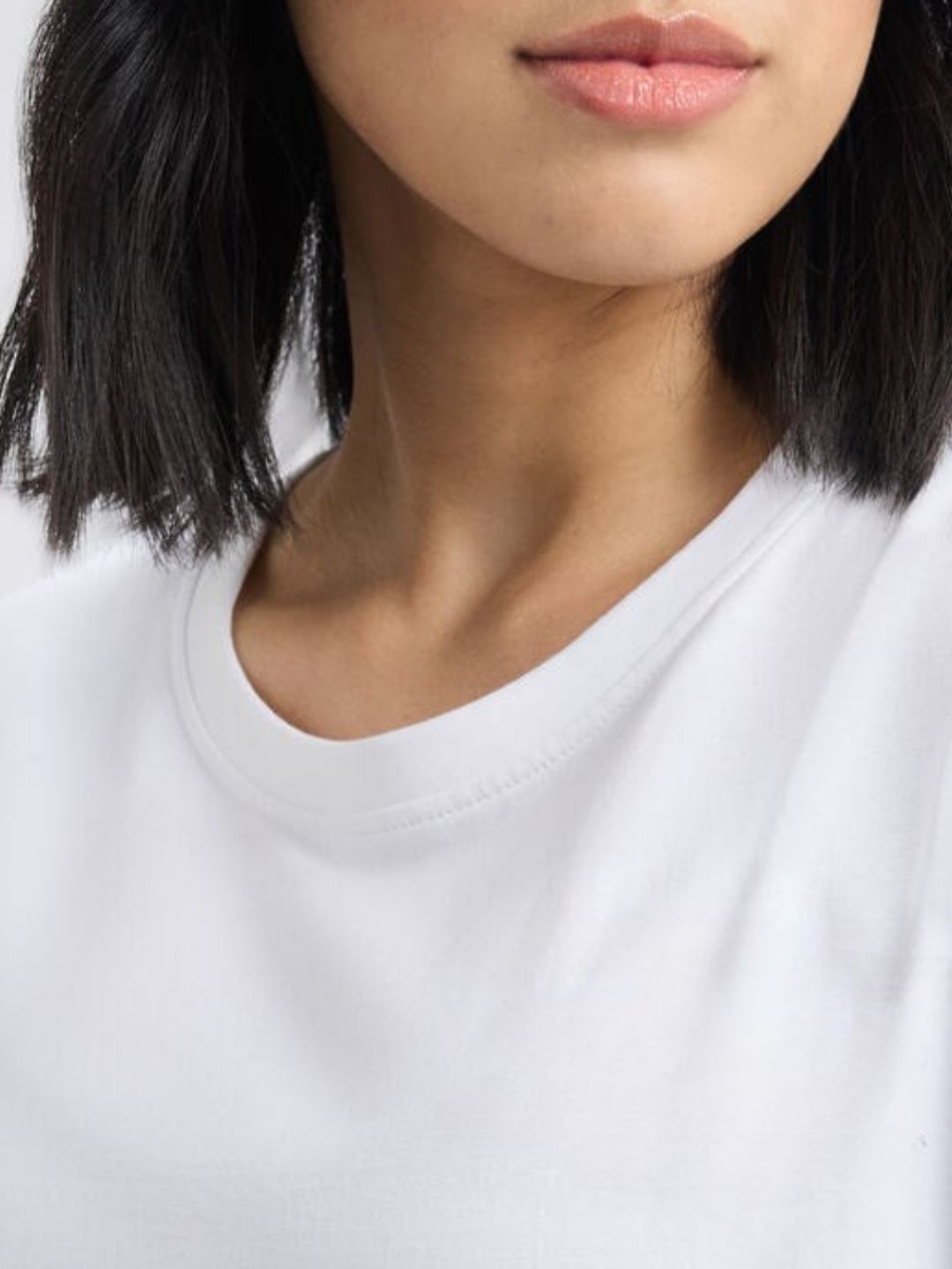 Classic white Crocodile Graphic Oversized T-Shirt – Unisex Streetwear Style Maanver.com