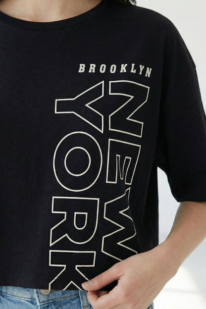 NEW YORK Black Crop Top T-Shirt maanver clothing