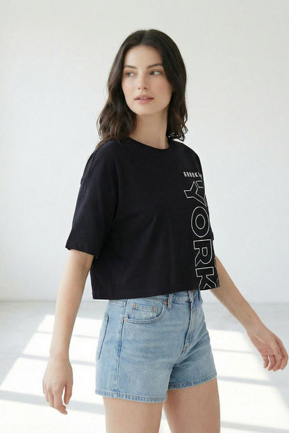 NEW YORK Black Crop Top T-Shirt maanver clothing