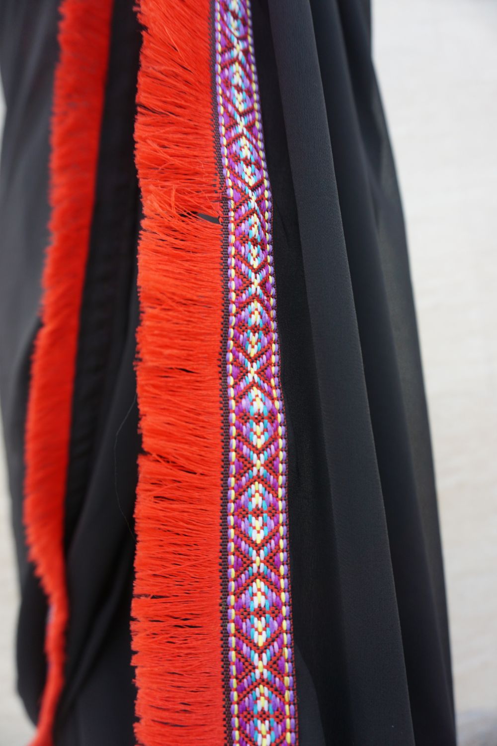 Black Plain Boho Embroidery border Saree - Maanver.com