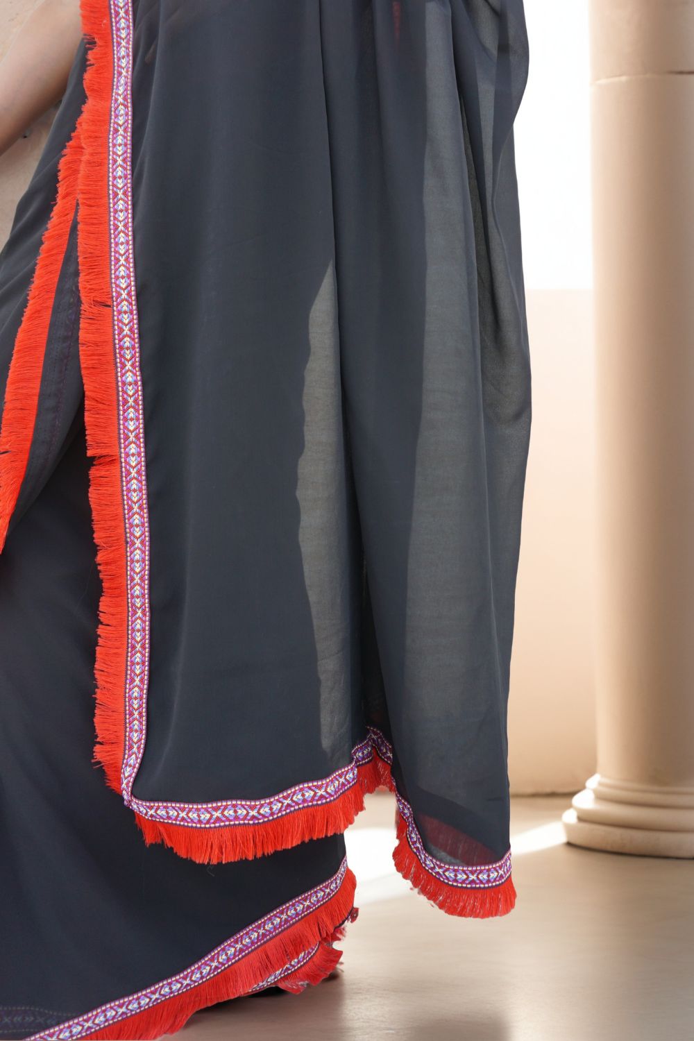 Black Plain Boho Embroidery border Saree - Maanver.com