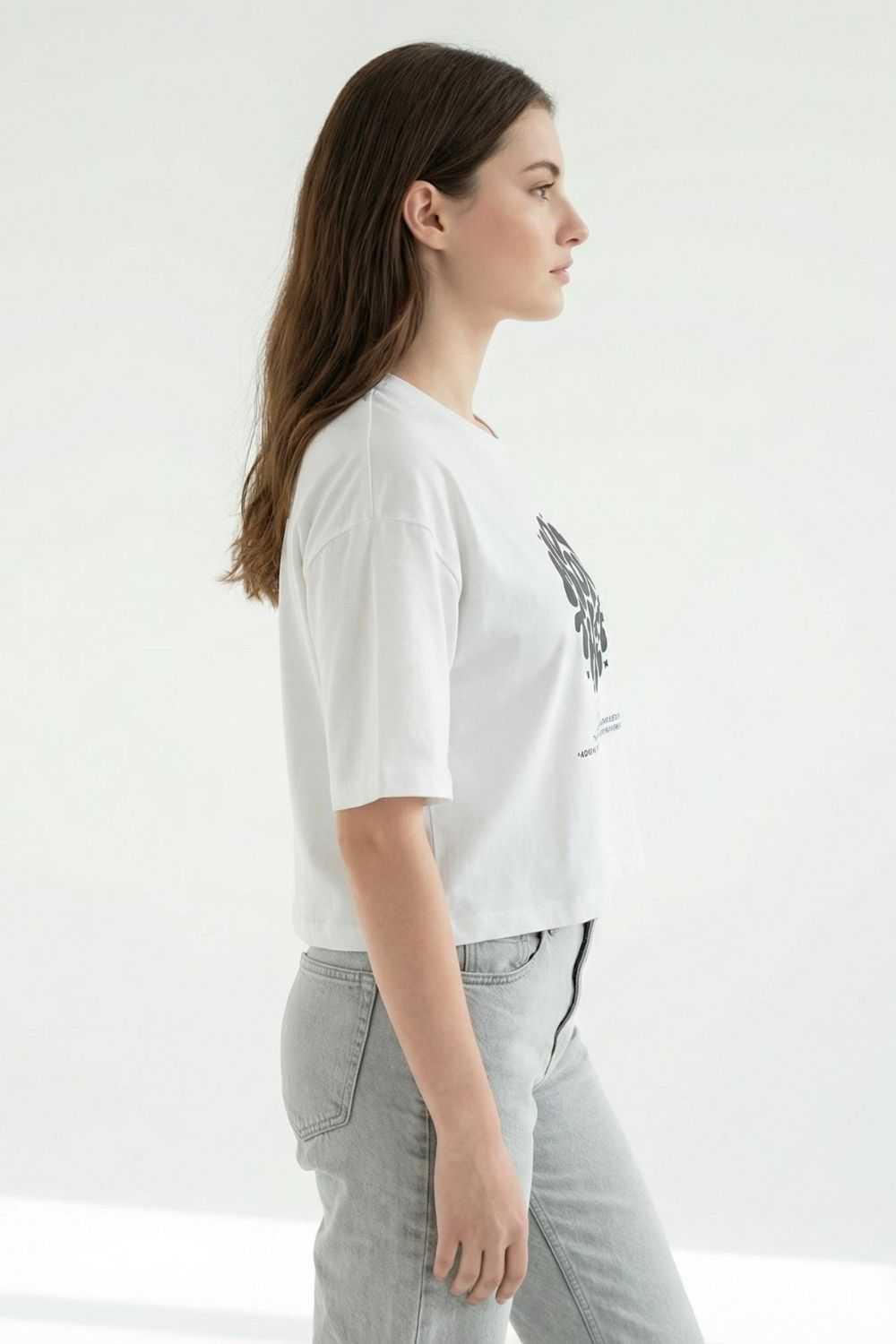 White Crop Top Oversized T-shirt maanver clothing