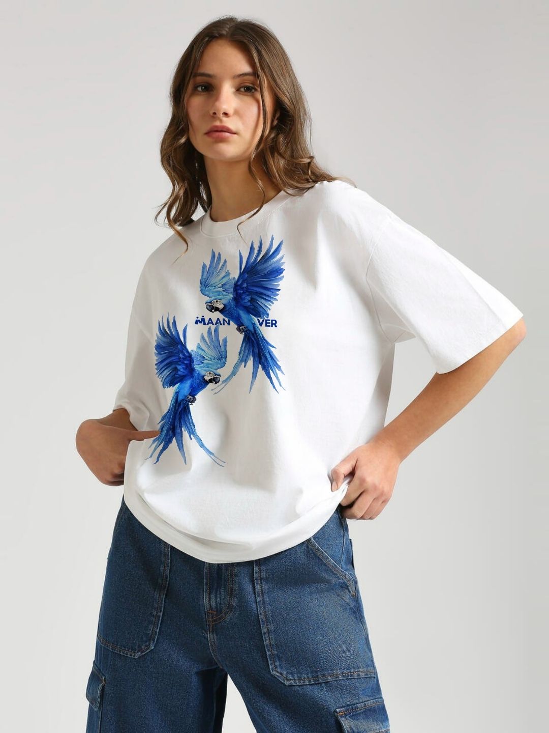 White Blue Parrot Graphic Oversized T-Shirt – Trendy Streetwear Style Maanver.com