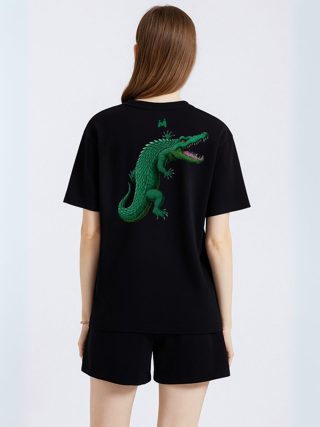Classic Black Crocodile Graphic Oversized T-Shirt – Unisex Streetwear Style Maanver.com